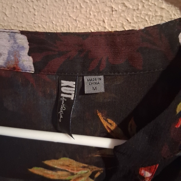 Kut From The Kloth Blouse Black Floral Sheer Faux Wrap Roll Sleeves M - Picture 5 of 6